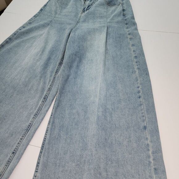 Women's Extra Wide Leg High Rise Front Pleated Jeans - Picture 6 of 12